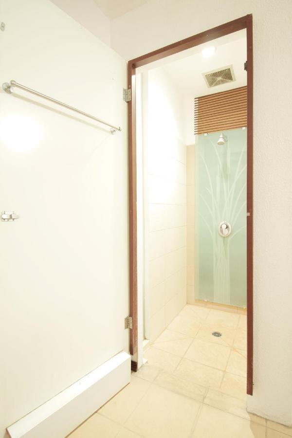 Oyo 229 Hi Quality Hotel Bandung Exterior photo